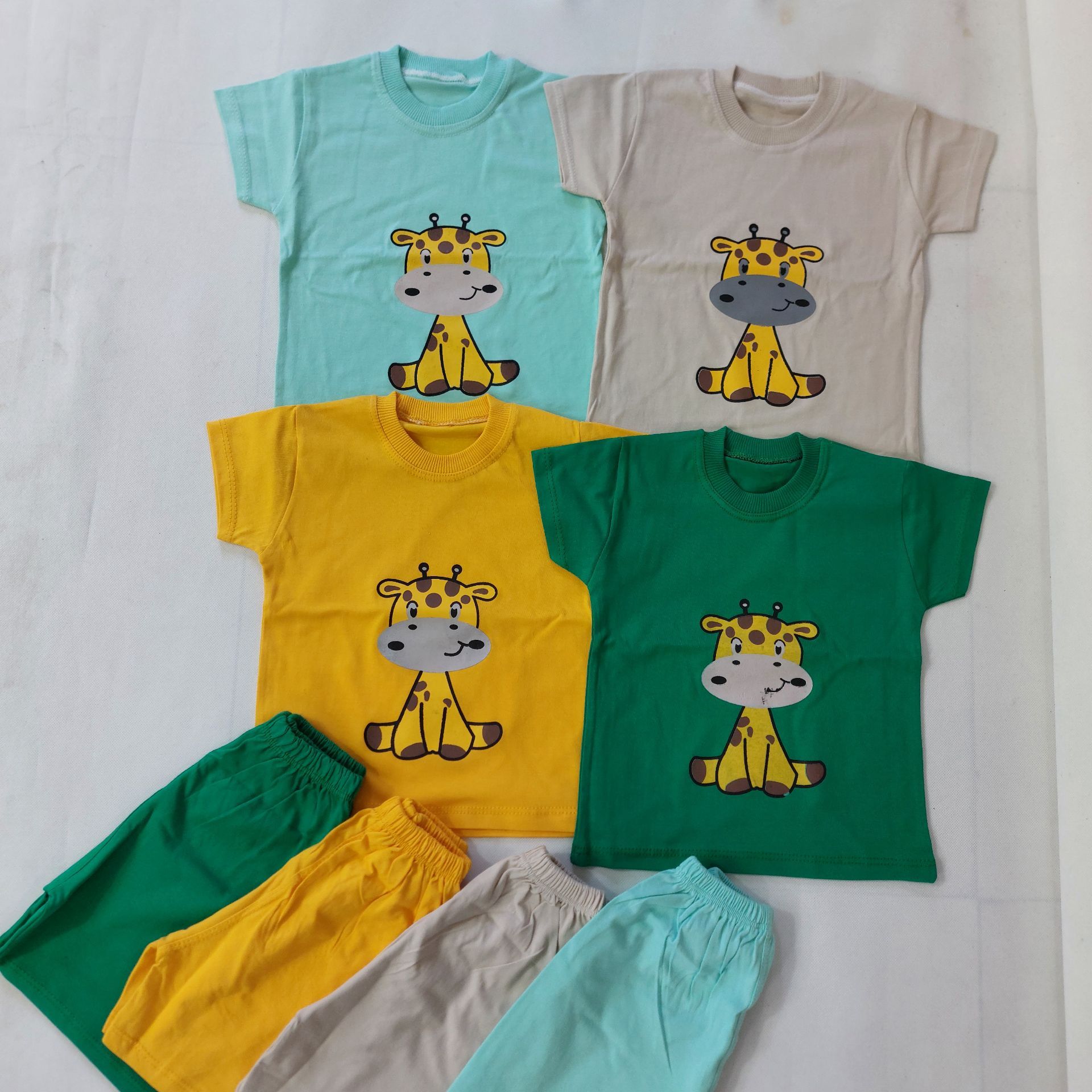 تیشرت شلوارک زرافه